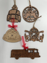 Load image into Gallery viewer, Wooden Baubles